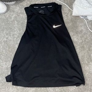 nike dri-fit tank top size small